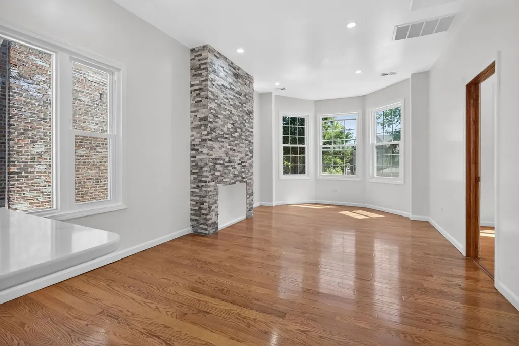 848 North Latrobe Avenue Chicago IL 60651