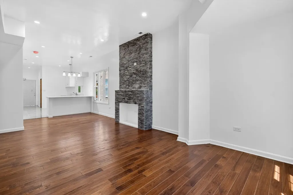 848 North Latrobe Avenue Chicago IL 60651