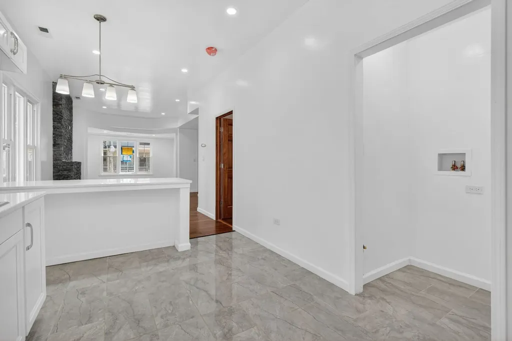 848 North Latrobe Avenue Chicago IL 60651