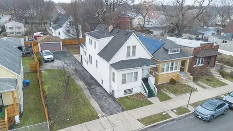 9352 South Woodlawn Avenue Chicago IL 60619