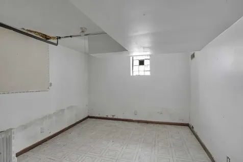9352 South Woodlawn Avenue Chicago IL 60619