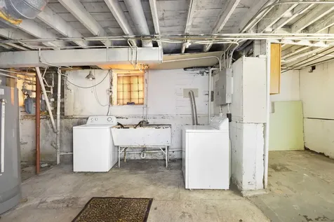 9352 South Woodlawn Avenue Chicago IL 60619