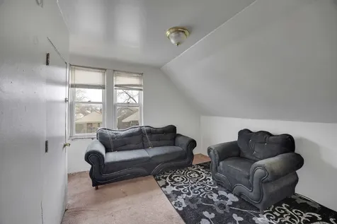 9352 South Woodlawn Avenue Chicago IL 60619