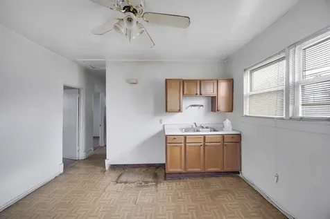 9352 South Woodlawn Avenue Chicago IL 60619