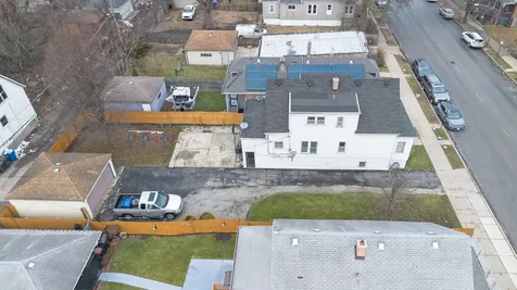9352 South Woodlawn Avenue Chicago IL 60619