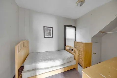 9352 South Woodlawn Avenue Chicago IL 60619
