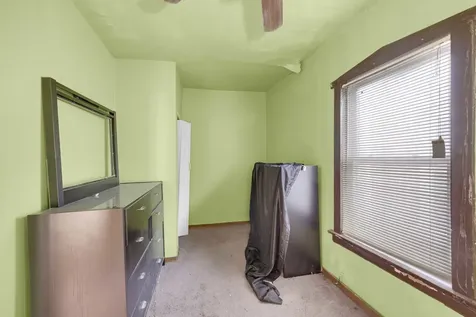 9352 South Woodlawn Avenue Chicago IL 60619