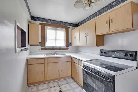 9352 South Woodlawn Avenue Chicago IL 60619