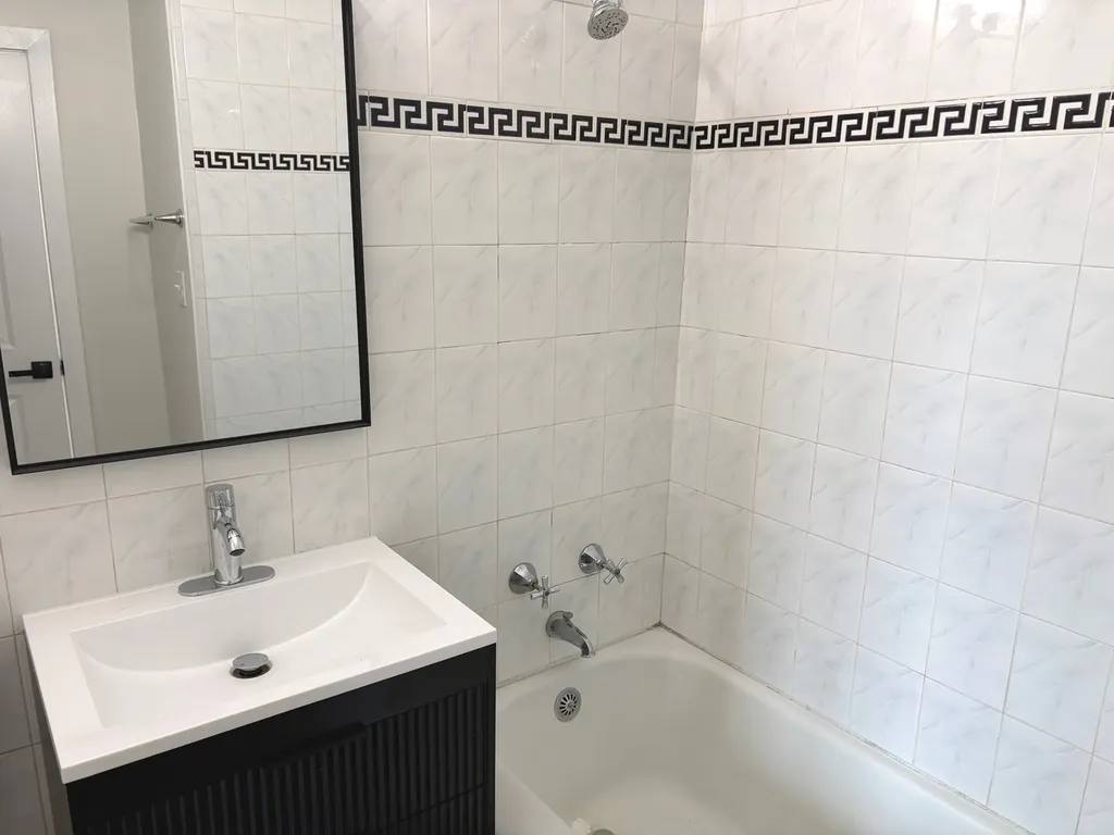 2600 West Balmoral Avenue Chicago IL 60625