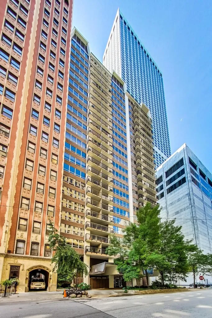 201 East Chestnut Street Chicago IL 60611