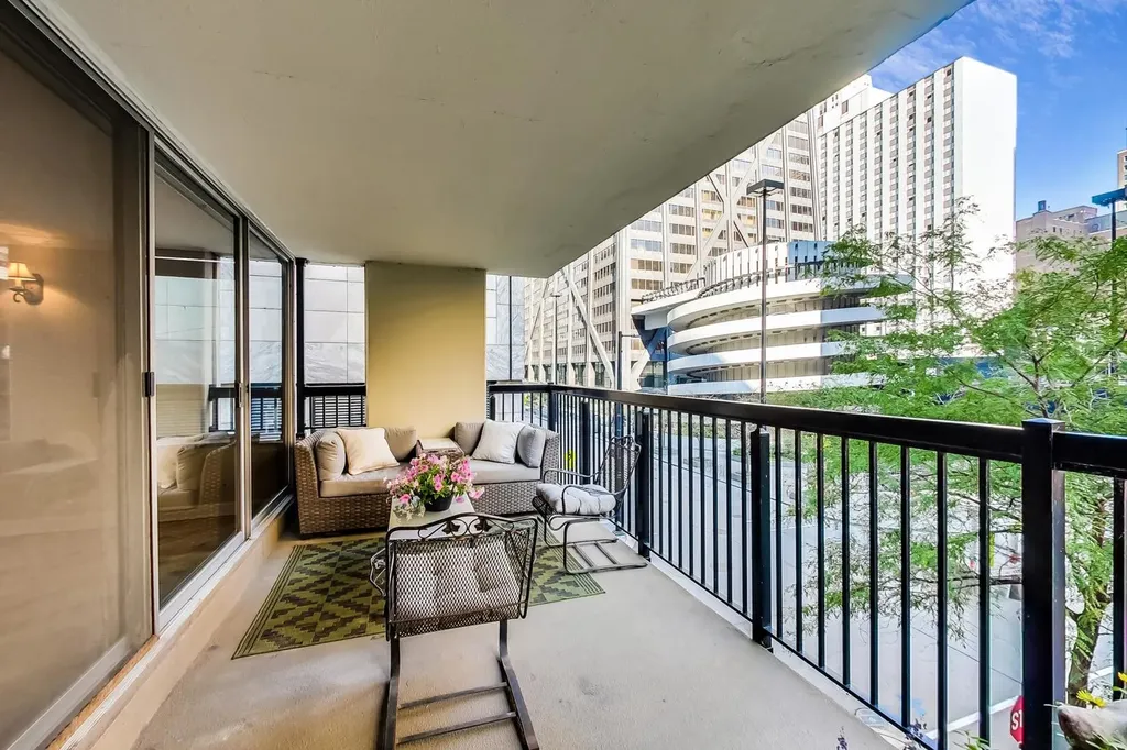 201 East Chestnut Street Chicago IL 60611