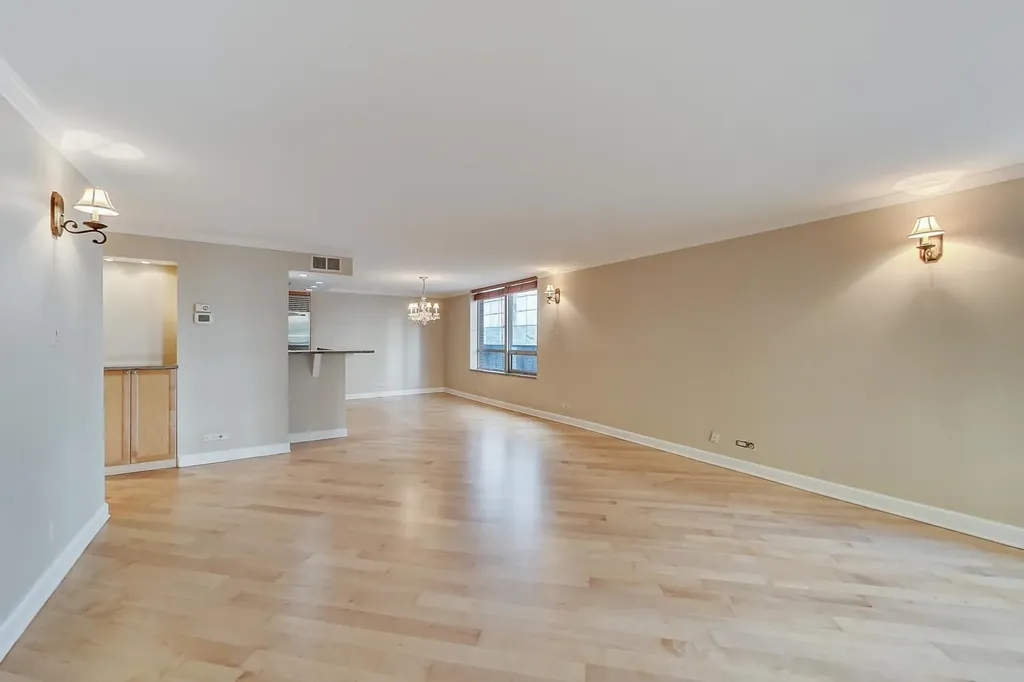 201 East Chestnut Street Chicago IL 60611