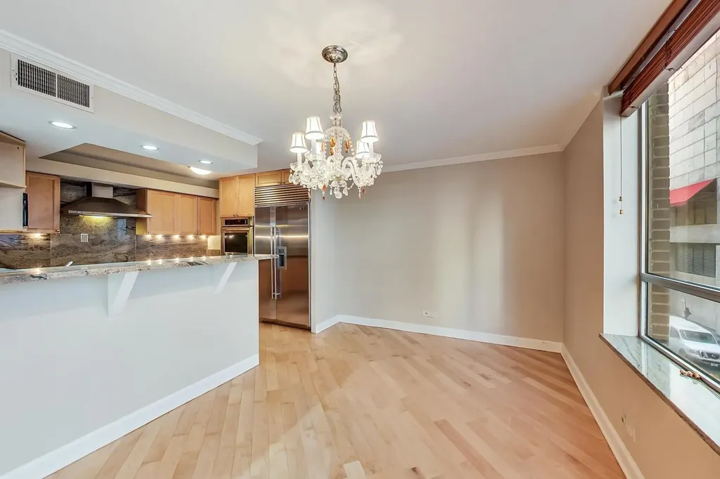 201 East Chestnut Street Chicago IL 60611