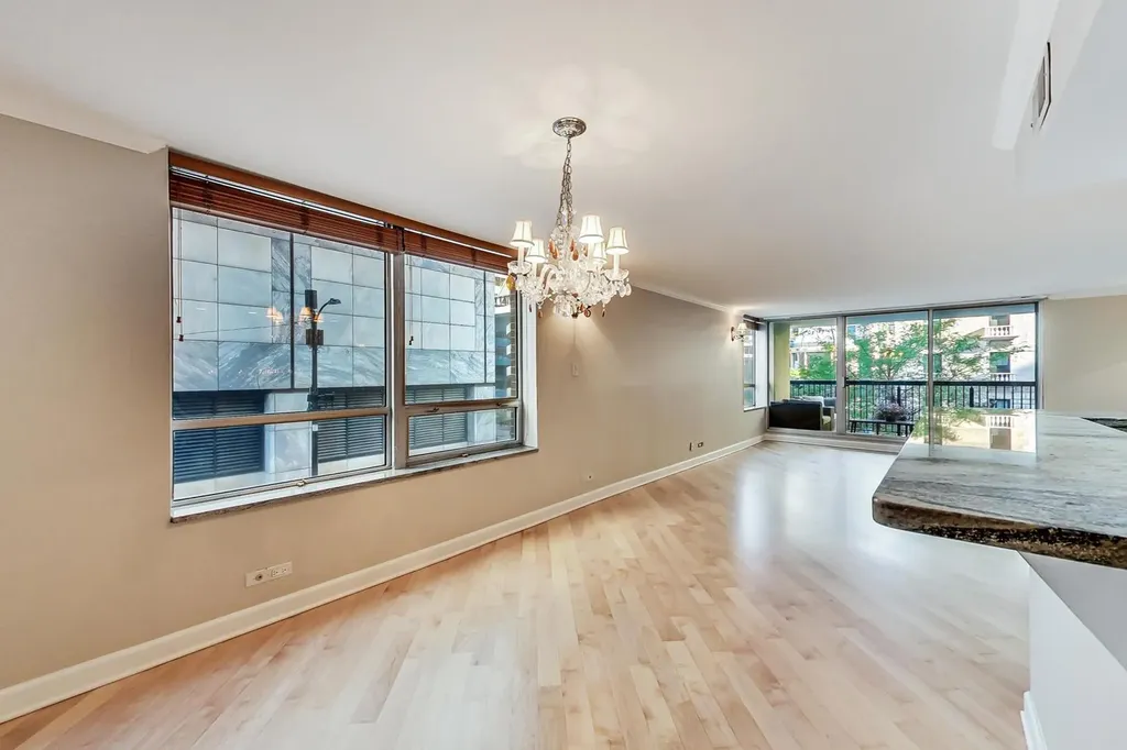 201 East Chestnut Street Chicago IL 60611