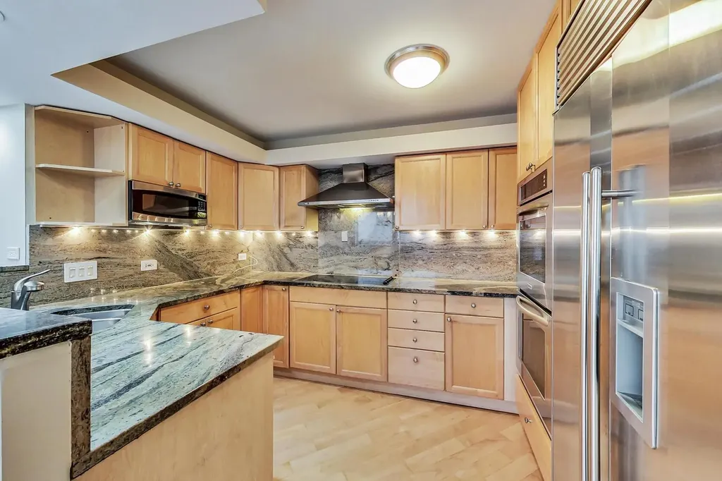 201 East Chestnut Street Chicago IL 60611