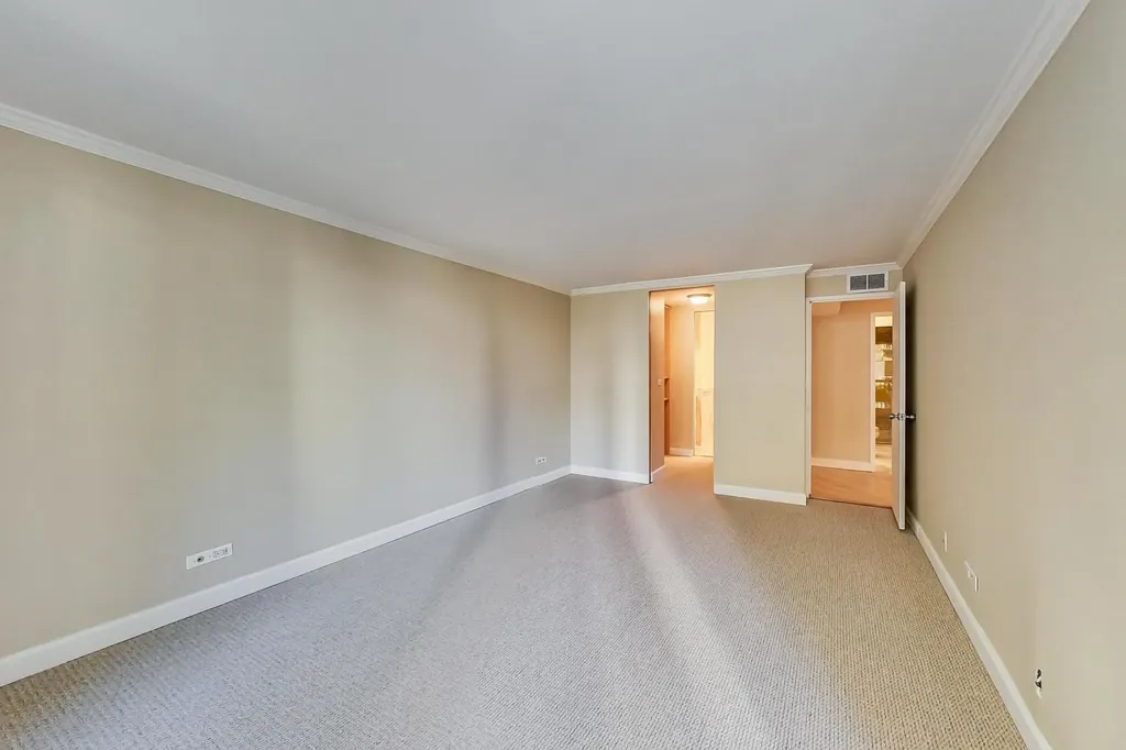201 East Chestnut Street Chicago IL 60611
