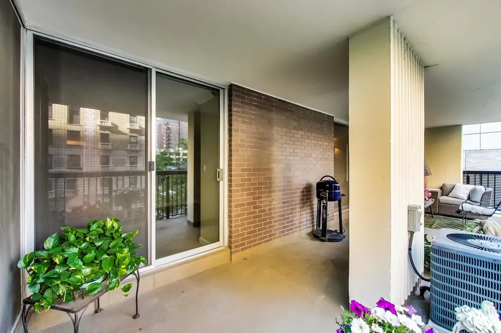 201 East Chestnut Street Chicago IL 60611