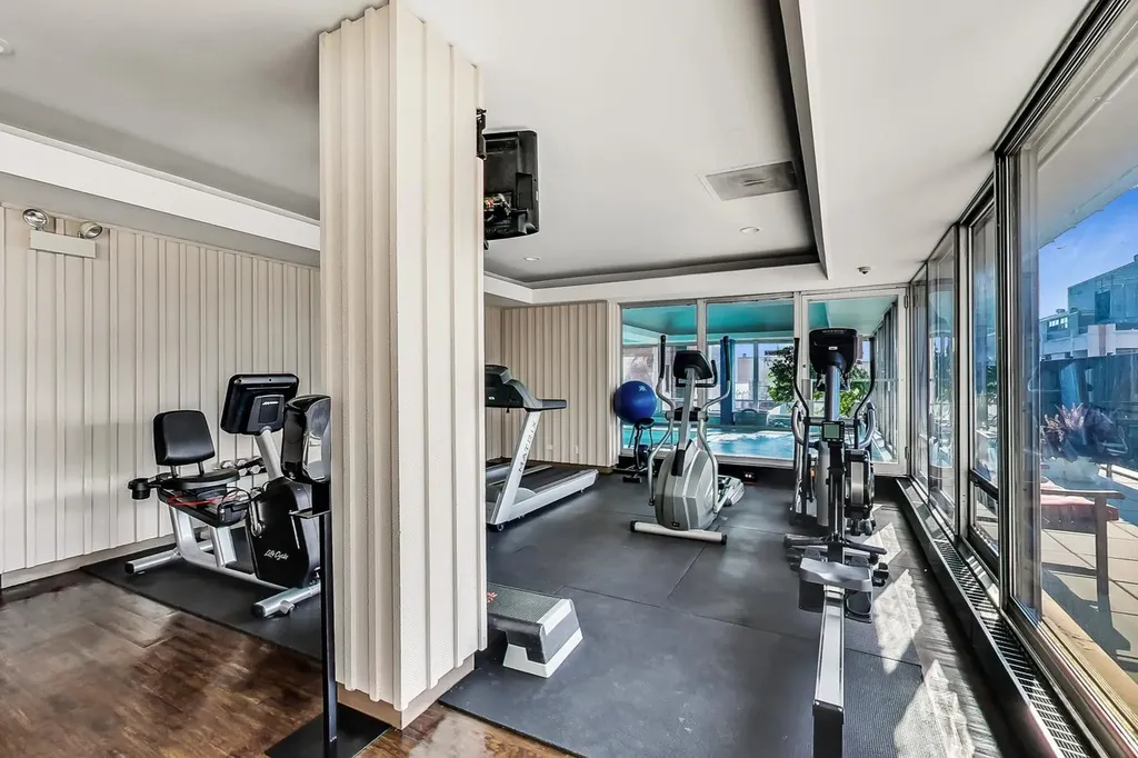 201 East Chestnut Street Chicago IL 60611