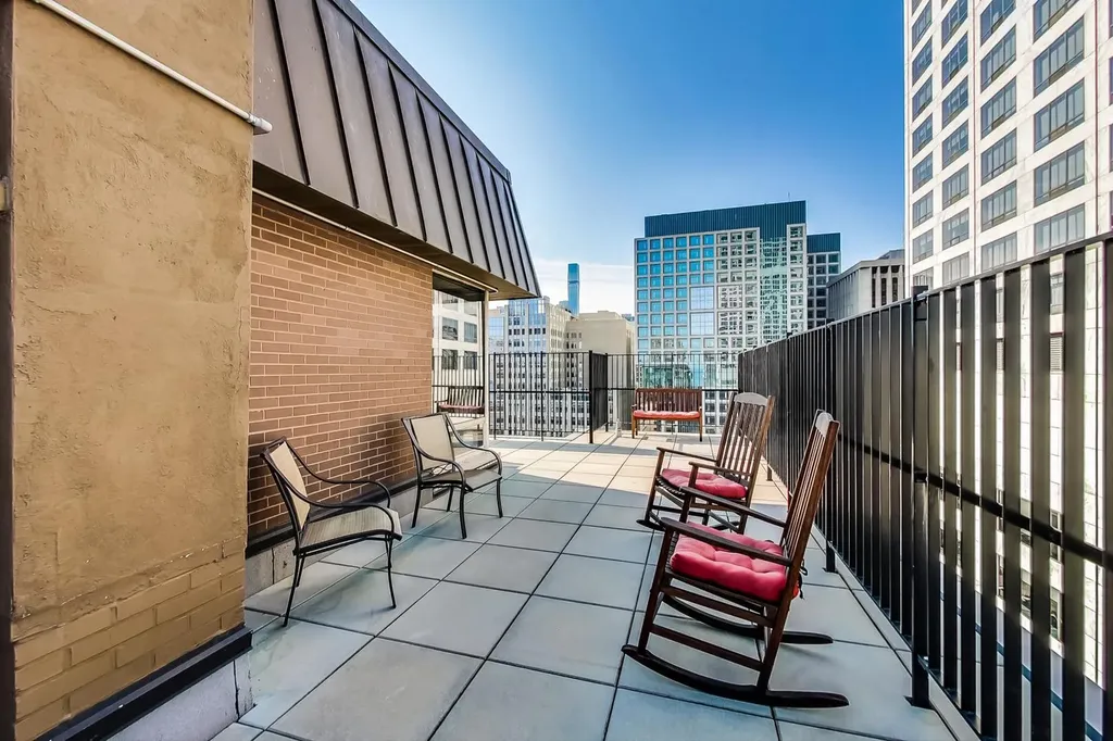 201 East Chestnut Street Chicago IL 60611