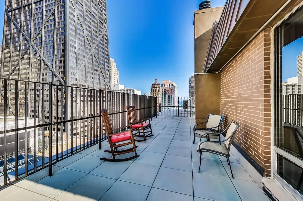201 East Chestnut Street Chicago IL 60611