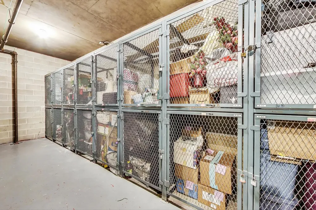 201 East Chestnut Street Chicago IL 60611
