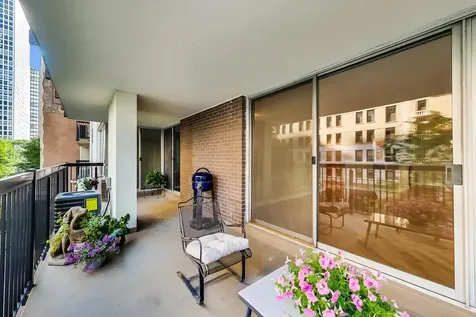 201 East Chestnut Street Chicago IL 60611