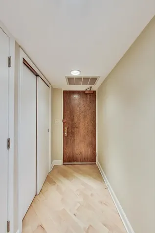 201 East Chestnut Street Chicago IL 60611