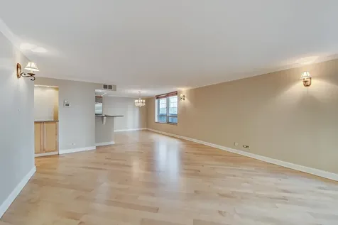 201 East Chestnut Street Chicago IL 60611