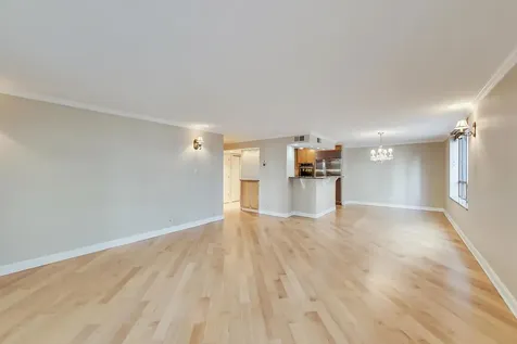 201 East Chestnut Street Chicago IL 60611