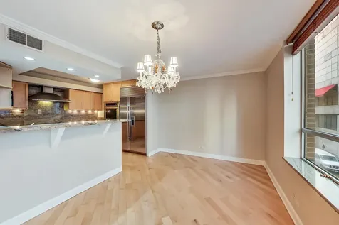 201 East Chestnut Street Chicago IL 60611