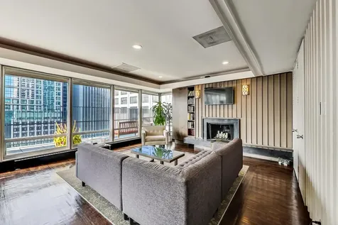 201 East Chestnut Street Chicago IL 60611