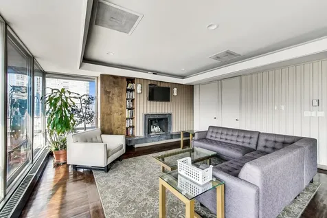 201 East Chestnut Street Chicago IL 60611
