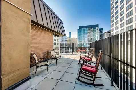 201 East Chestnut Street Chicago IL 60611
