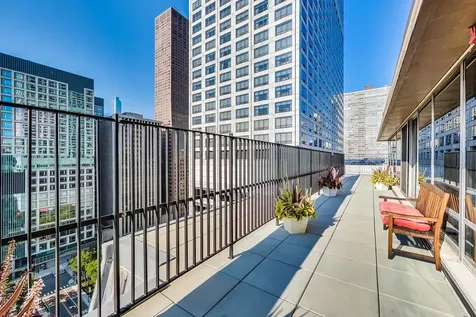 201 East Chestnut Street Chicago IL 60611