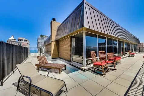201 East Chestnut Street Chicago IL 60611