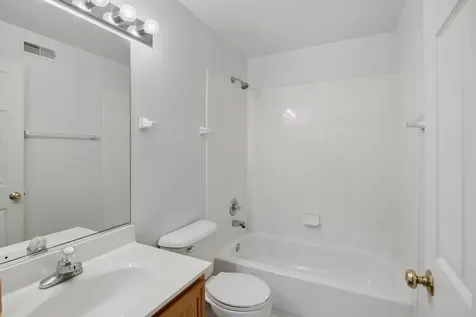 888 Riding Lane St. Charles IL 60174