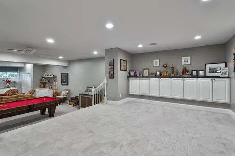 1971 Countryside Drive Libertyville IL 60048