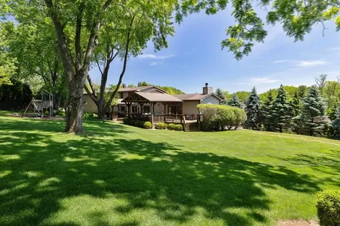 1971 Countryside Drive Libertyville IL 60048