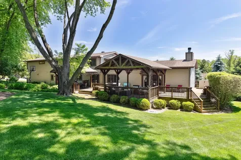 1971 Countryside Drive Libertyville IL 60048