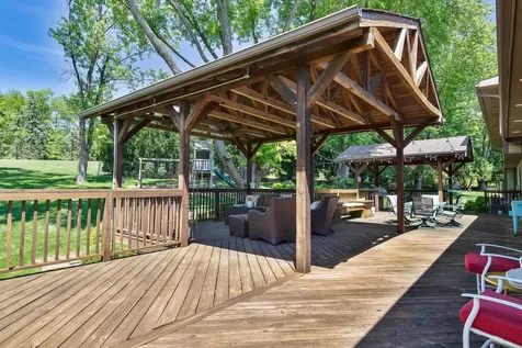 1971 Countryside Drive Libertyville IL 60048