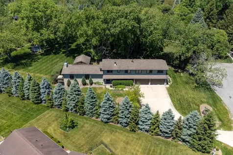 1971 Countryside Drive Libertyville IL 60048