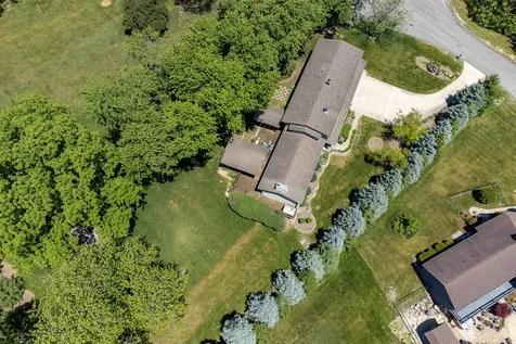 1971 Countryside Drive Libertyville IL 60048