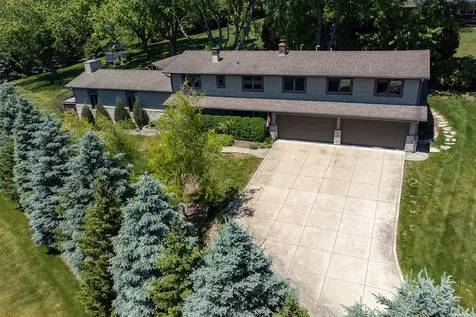 1971 Countryside Drive Libertyville IL 60048