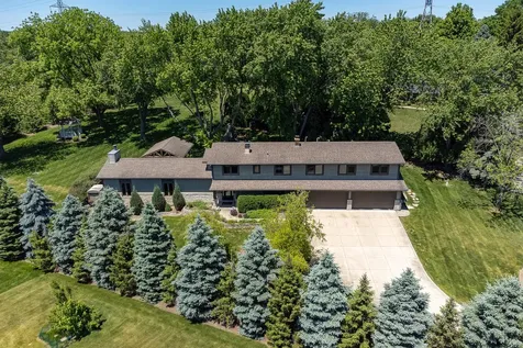 1971 Countryside Drive Libertyville IL 60048