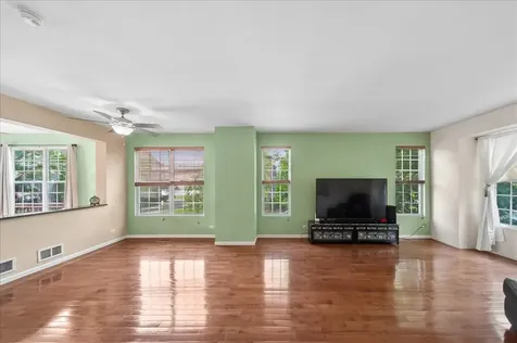 35 Thomas Court Grayslake IL 60030