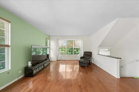 35 Thomas Court Grayslake IL 60030