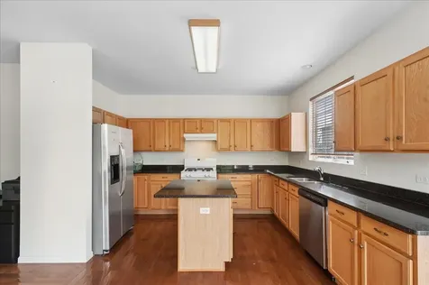 35 Thomas Court Grayslake IL 60030