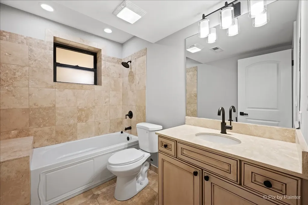 5217 North Winthrop Avenue Chicago IL 60640