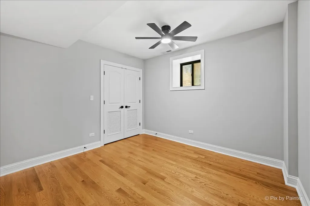 5217 North Winthrop Avenue Chicago IL 60640