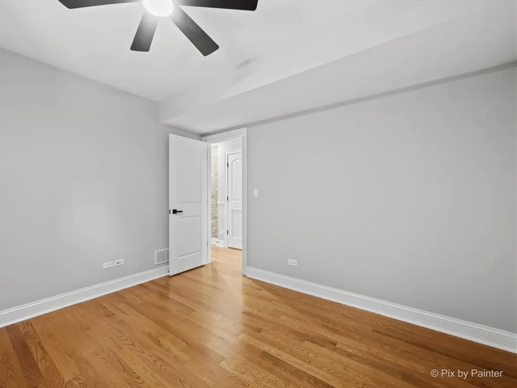 5217 North Winthrop Avenue Chicago IL 60640